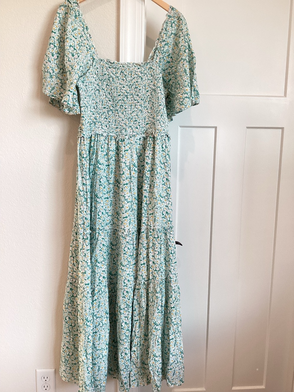 Baltic Born Regina Smocked Short-Sleeve Tiered Maxi Dress Green Floral NEW XL - Picture 3 of 14